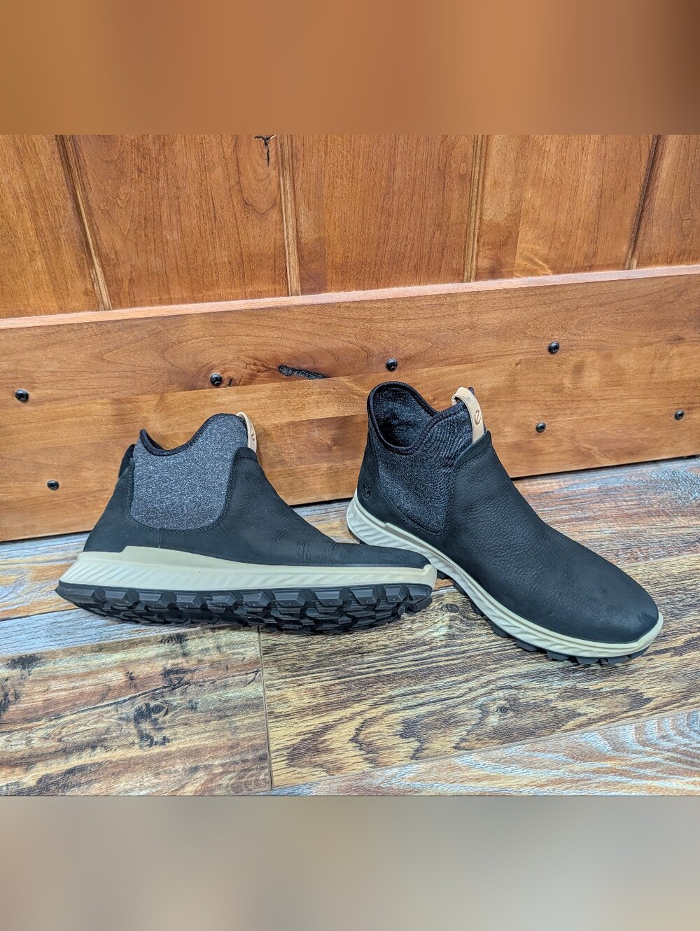 ECCO Exostrike Chelsea Black Boots 9
